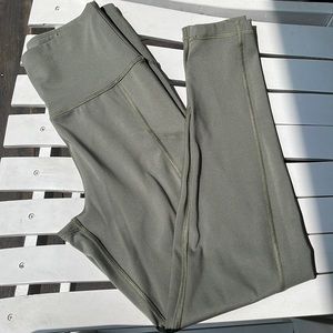 ☀️American Eagle The Everything Pocket High Waist Leggings Green Medium